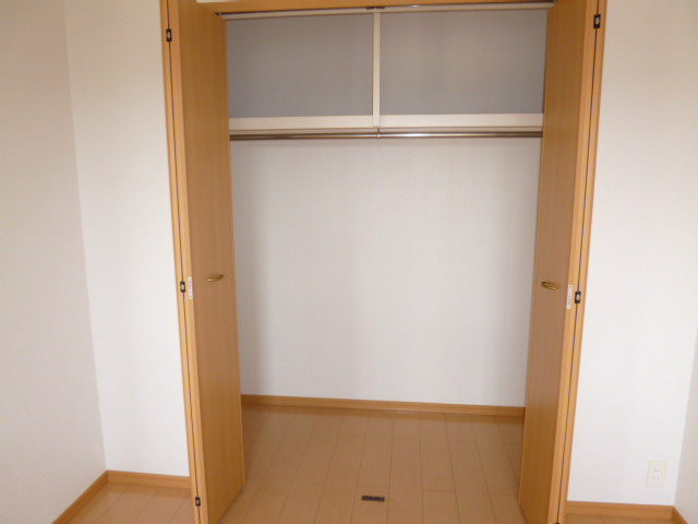 倉敷市福田町古新田のアパートの収納|クローゼット