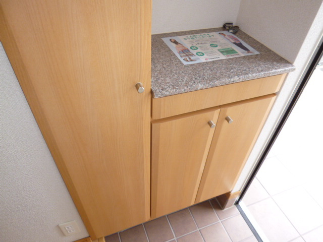 倉敷市福田町古新田のアパートの収納|下駄箱