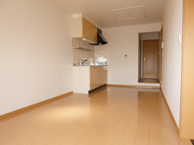 倉敷市福田町古新田のアパートの居間・リビング