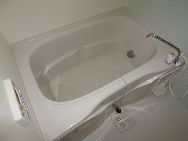 倉敷市福田町古新田のアパートの浴室|追い焚きバス