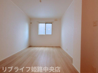 【寝室】 | Wing　Court B