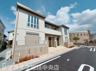 【外観】 | Wing　Court B | 全室角部屋設計の2LDK