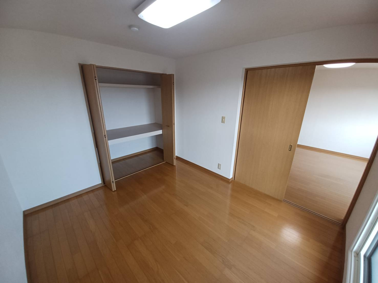 ヒーローマンション・ノーサイドの洋室