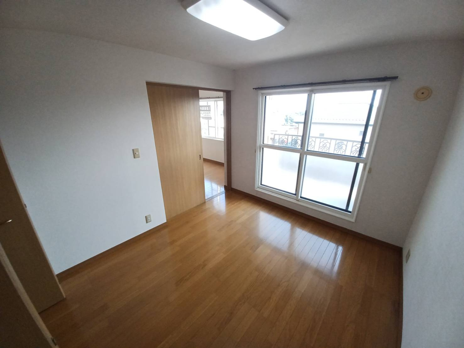 ヒーローマンション・ノーサイドの洋室