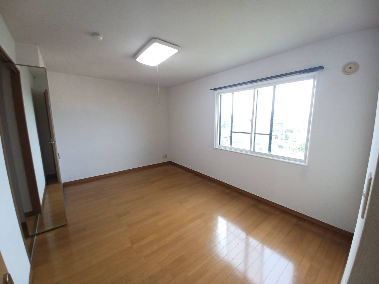 ヒーローマンション・ノーサイドの洋室