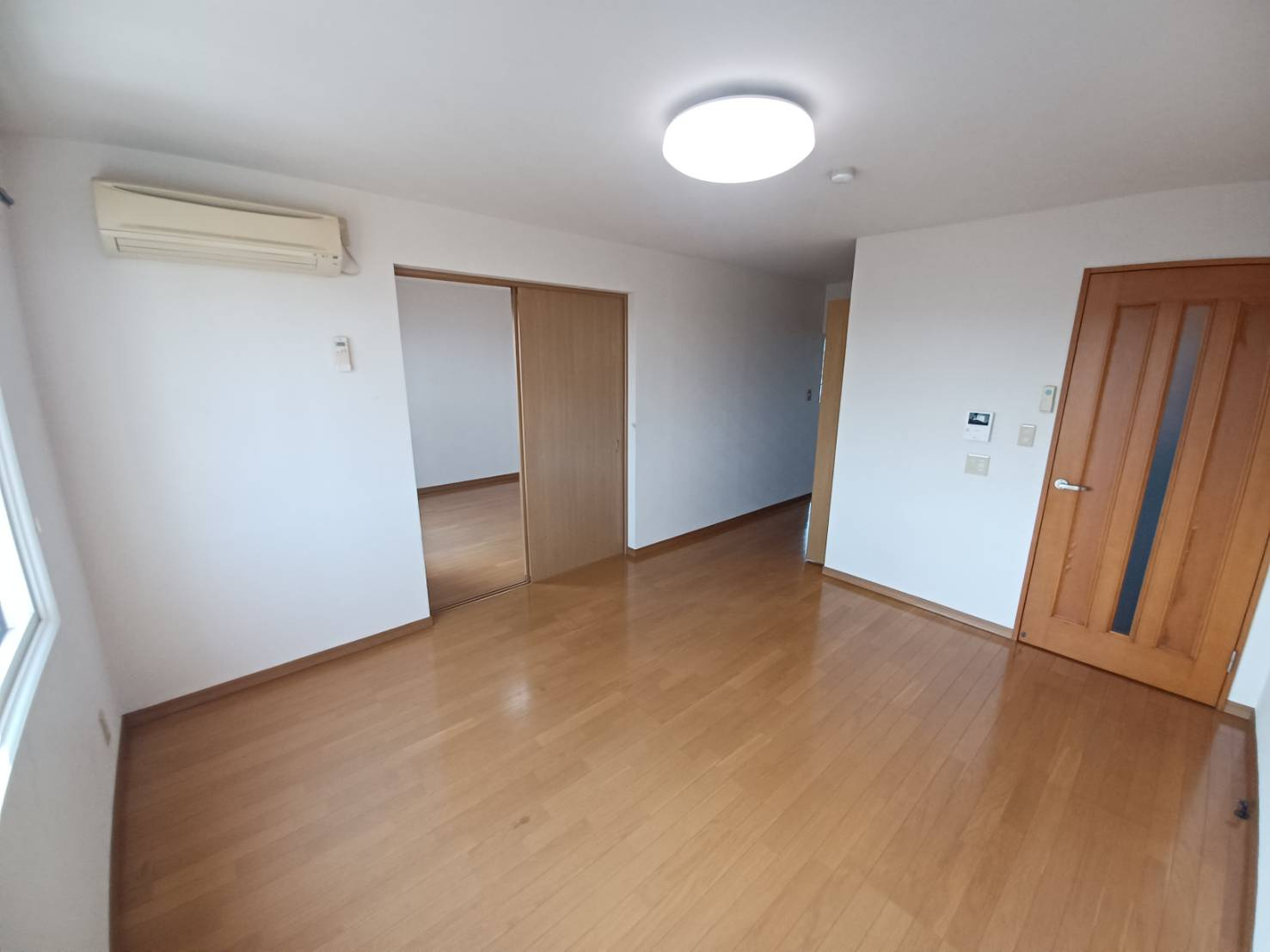 ヒーローマンション・ノーサイドの居間・リビング