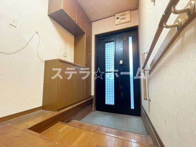豊新1 中古戸建の玄関|落ち着いた玄関です