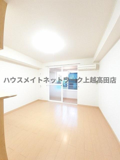 エレガンシア・ＫＯＫＵＨＵの居間・リビング|ＬＤＫ10.0帖