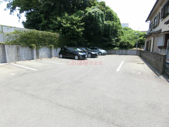 アリス京町壱番館の駐車場|カースペースがあります