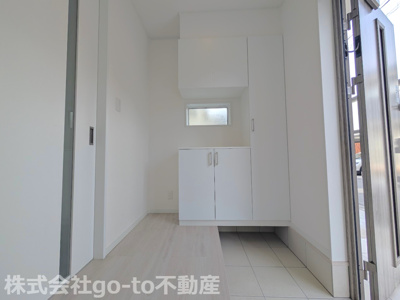 【玄関】 | 明石市大久保町大窪2039 | たっぷり収納できるシューズボックスです♪