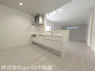 【キッチン】 | 明石市大久保町大窪2039 | 家族と会話が弾む、対面式キッチン・リビング内階段♪