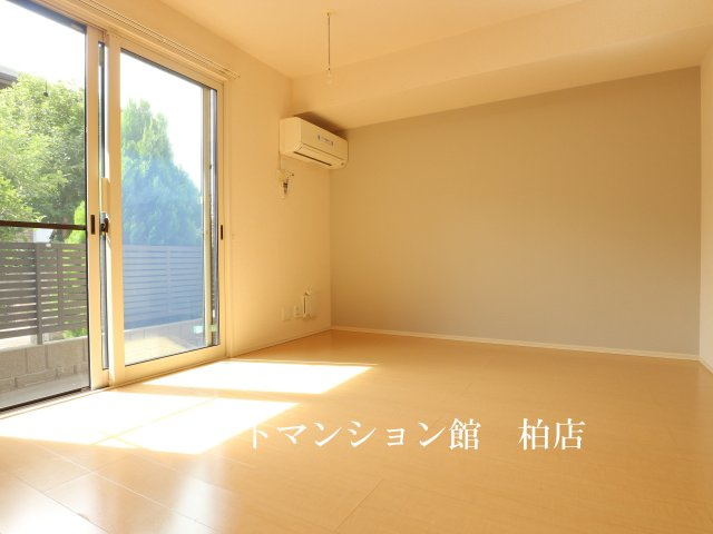 ボナール酒井根Ⅰ号棟の居間・リビング