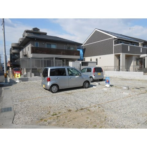 岐阜市本荘西３丁目の駐車場の駐車場