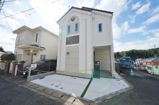 【横浜市旭区上白根町895-40新築戸建て】★仲介手数料無料★（四季の森小学校・上白根北中学校）の外観