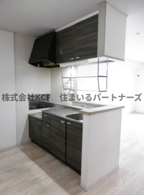 カサグランデⅡのキッチン|コンパクトなキッチンで掃除もラクラク