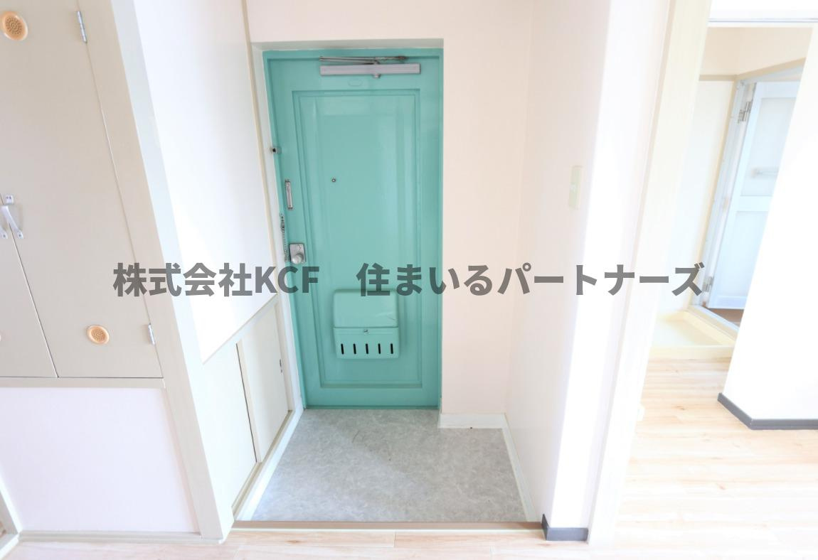 ビレッジハウス荒木一号棟の玄関|明るい玄関です