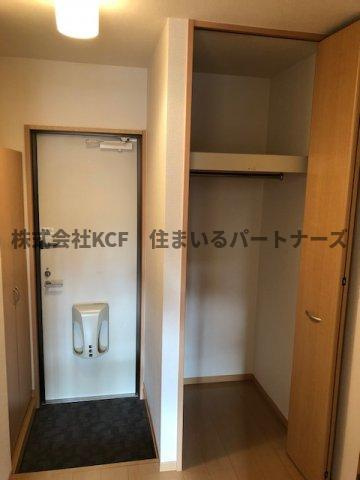 セジュールさくらの玄関|収納もある玄関です