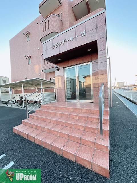 グランデールMのエントランス