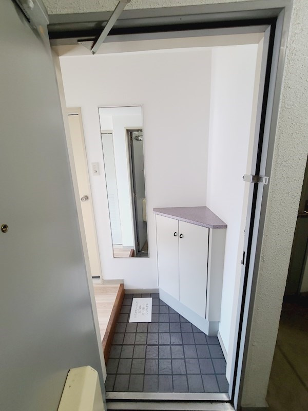 ダンディライオン西宮Ⅱの玄関