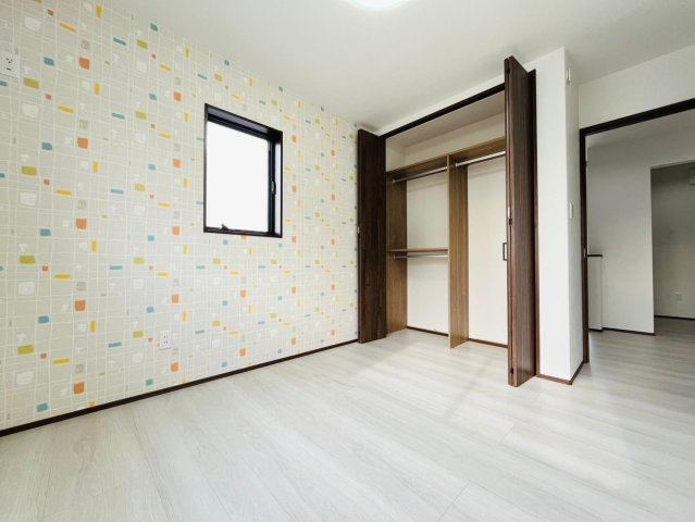 戸建　安八郡安八町南今ケ渕第１　全12区画分譲の洋室|奥行のあるウォークインクローゼットは収納方法自由自在。家族の成長に合わせた収納が可能です。