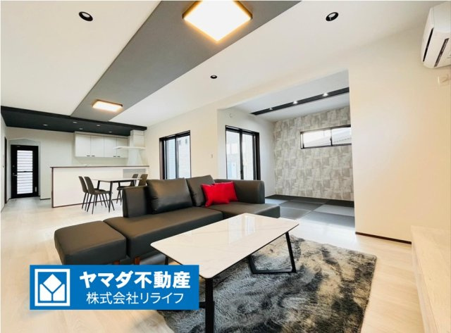 戸建　安八郡安八町南今ケ渕第１　全12区画分譲の居間・リビング|大きな窓がリビング全体に光と風を運びます。