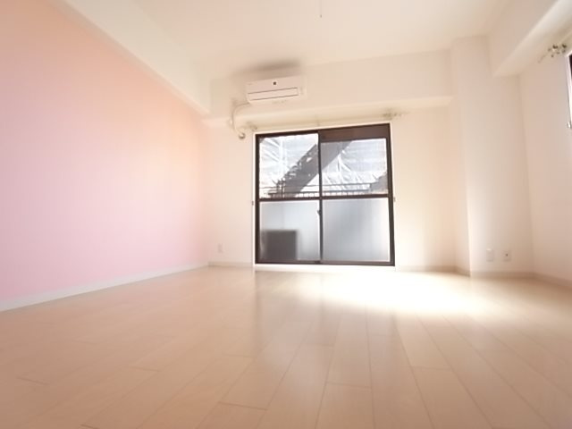 ダイアパレス新神戸の居間・リビング