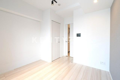 【居間・リビング】 | ＡＬＴＥＲＮＡ南大井 | こちらの居間で趣味の時間をお楽しみください