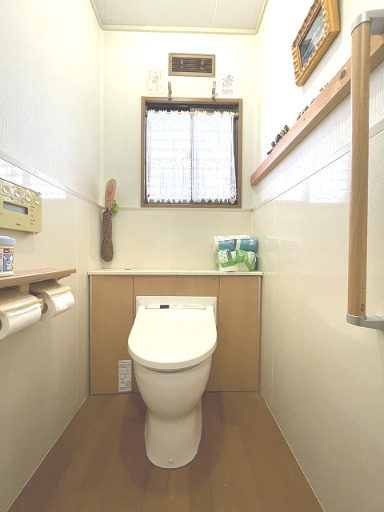 三木町平木　戸建のトイレ