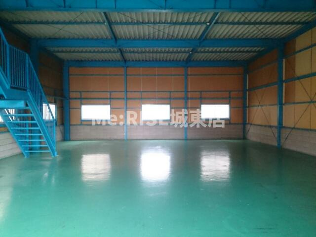 百舌鳥陵南町3丁目事付倉庫の内装