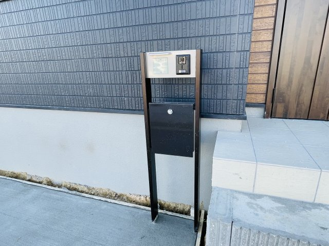 GRAFARE　中川区助光２期のエントランス|【売主施工例】来客時に便利なモニター付きインターホン
