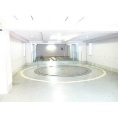 森ビルの駐車場