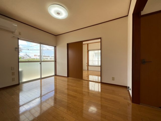 ストリートの居間・リビング