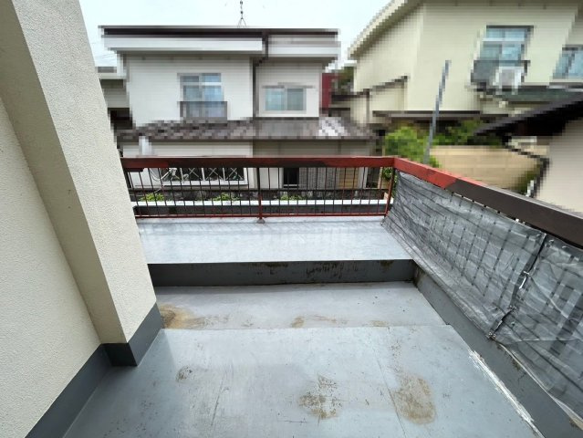 乙訓郡大山崎円明寺脇山のバルコニー|南向きバルコニー
机・椅子を置いて、のんびりとお過ごしいただくのもおススメです！