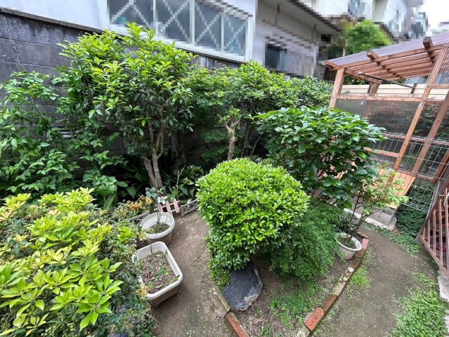 【価格改定】乙訓郡大山崎円明寺脇山の庭|南向きの庭がございます！(^^)/
ガーデニングや家庭菜園、お子さまの外遊びもぴったりです！