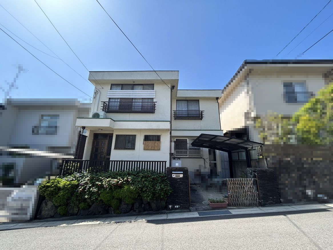 【価格改定】乙訓郡大山崎円明寺脇山の外観|鉄筋コンクリート造陸屋根・木造亜鉛メッキ鋼板2階建て。
南向きで陽当たり良好です！