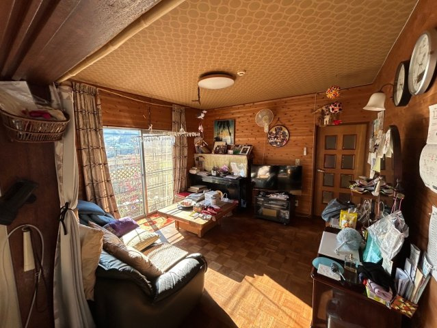 あきる野市伊奈　中古戸建　☆展望良好☆の居間・リビング