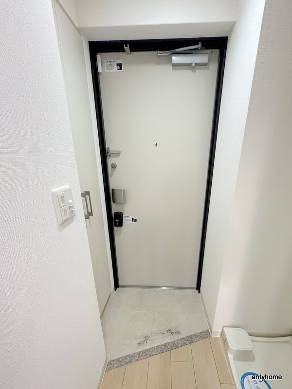 アーデンタワー本町イースト　仲介手数料無料の玄関