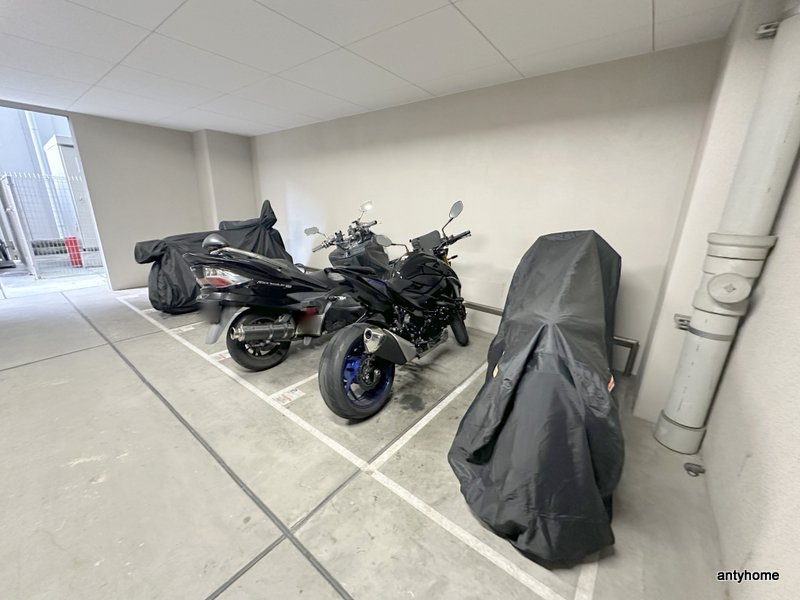 アーデンタワー本町イースト　仲介手数料無料の駐車場