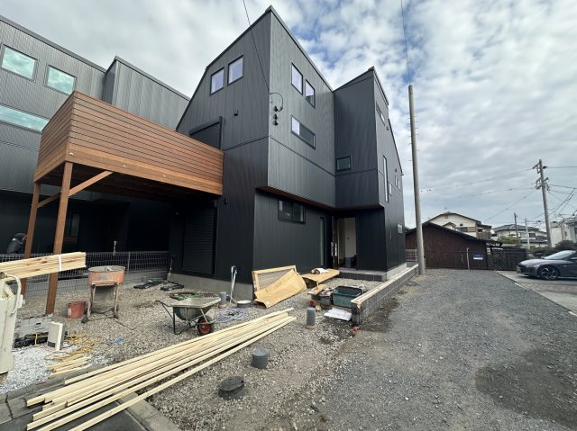 【成約】茅ヶ崎市南湖 デザイナーズハウスの前面道路含む現地写真