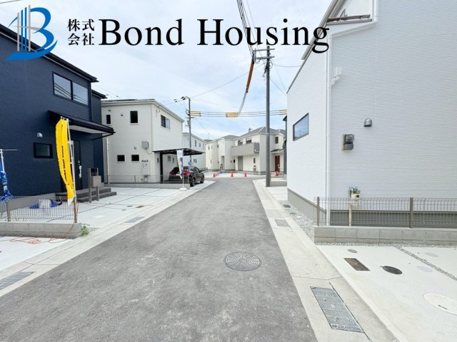 洗面脱衣所広々・玉津町新方　全９区画　９号棟の駐車場