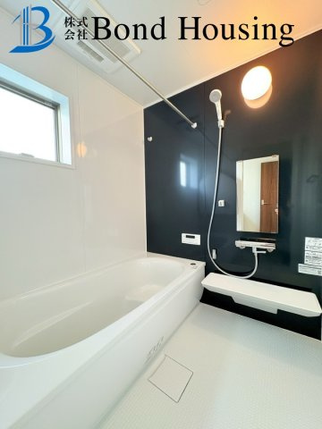 WIC３か所付き・玉津町新方　全９区画　８号棟の浴室