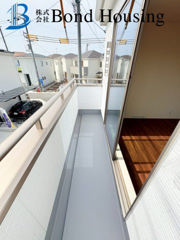 WIC３か所付き・玉津町新方　全９区画　８号棟のバルコニー