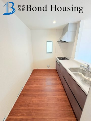 WIC３か所付き・玉津町新方　全９区画　８号棟のキッチン