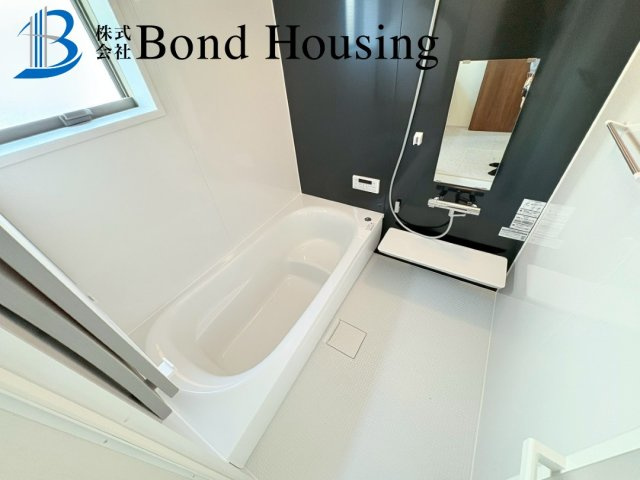 WIC３か所付き・玉津町新方　全９区画　８号棟の浴室