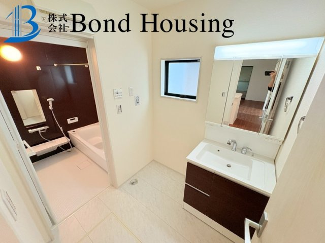 南東側道路日当たり良好・玉津町新方　全９区画　７号棟の独立洗面台