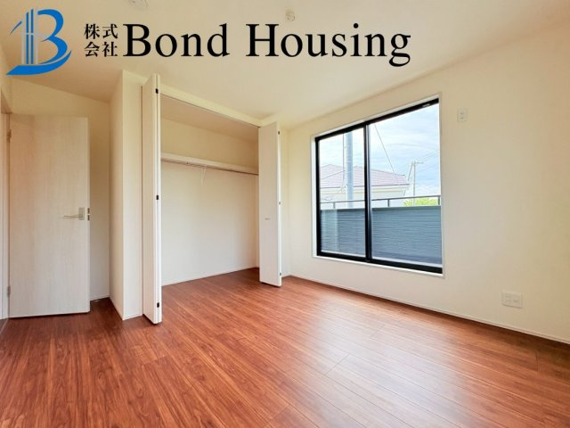 南東側道路日当たり良好・玉津町新方　全９区画　７号棟の洋室