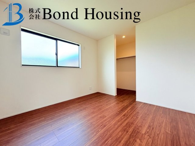 南東側道路日当たり良好・玉津町新方　全９区画　７号棟の洋室