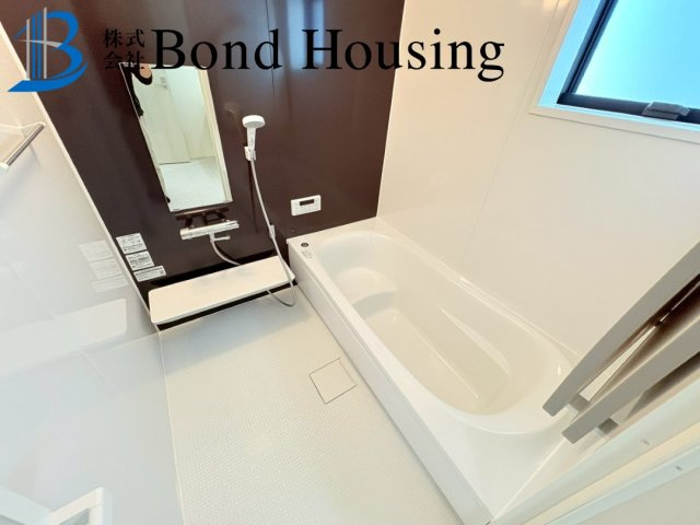 南東側道路日当たり良好・玉津町新方　全９区画　７号棟の浴室