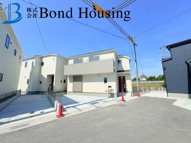 収納豊富・玉津町新方　全９区画　６号棟の前面道路含む現地写真