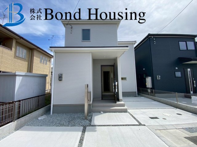 住みやすい街並み・玉津町新方　全９区画　１号棟の外観